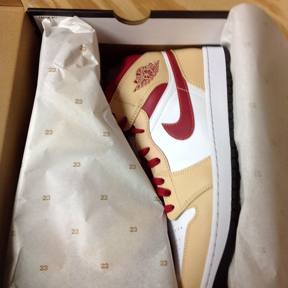 Air Jordan 1 Mid Men's White/Red/Curry Sneakers - USA Size:11.5 - New in Box - Picture 6 of 11